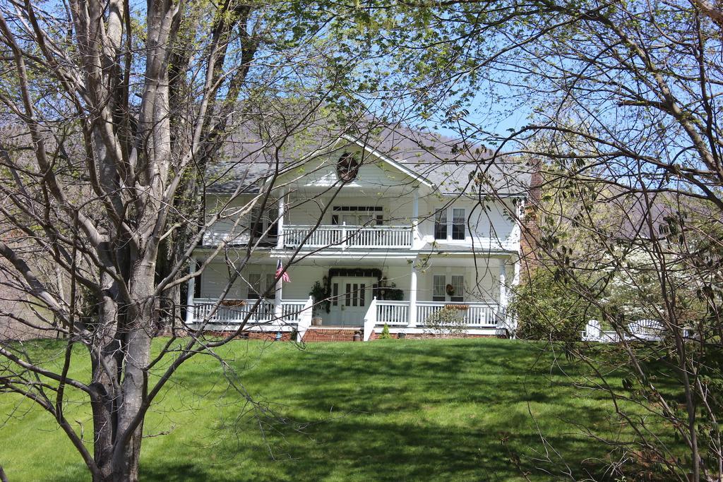 Buffalo Tavern Bed And Breakfast West Jefferson Extérieur photo