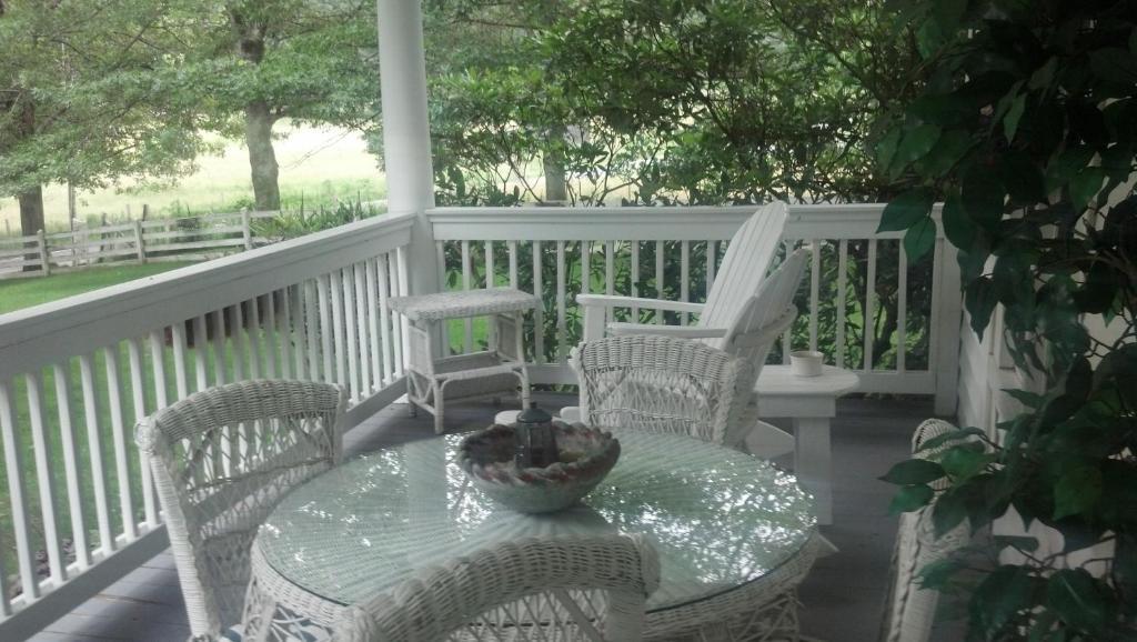 Buffalo Tavern Bed And Breakfast West Jefferson Extérieur photo